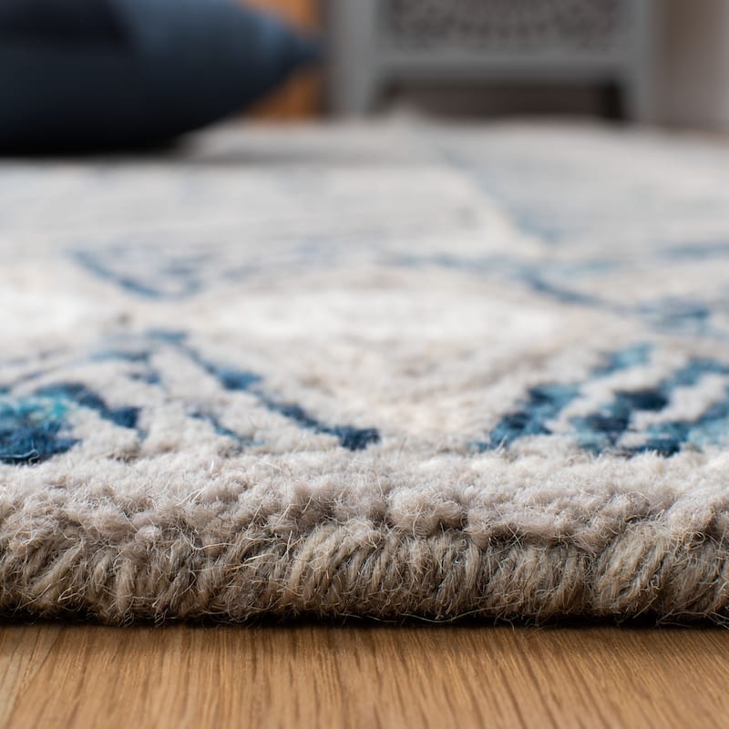 SAFAVIEH Handmade Micro-Loop Lindhilde Modern Wool Rug