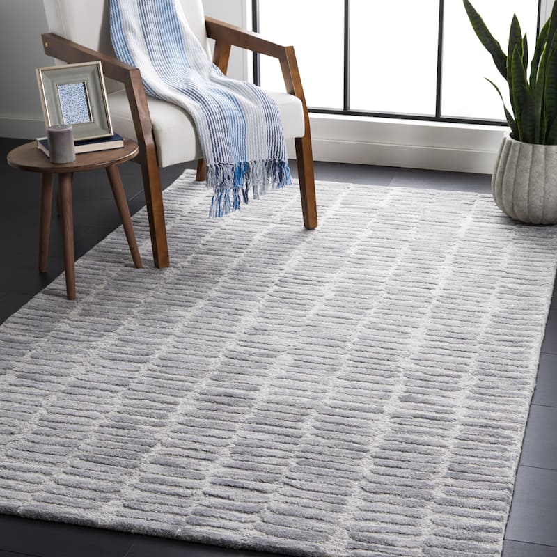 SAFAVIEH Handmade Metro Loreta Modern Wool Rug - 6' x 9' - Silver/Grey