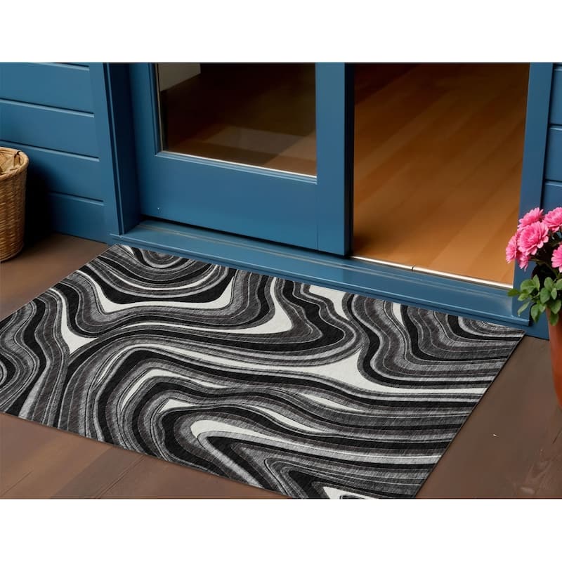 HomeRoots Abstract Transitional Rectangle Outdoor Rug - 3' x 5'