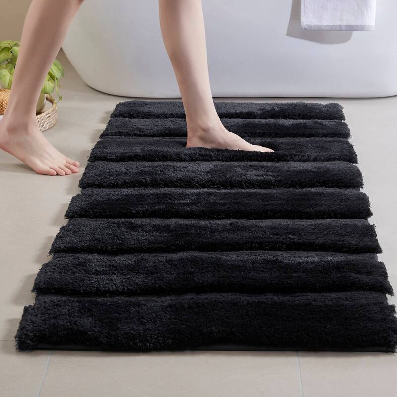 Madison Park Tufted Pearl Channel Solid Bath Rug