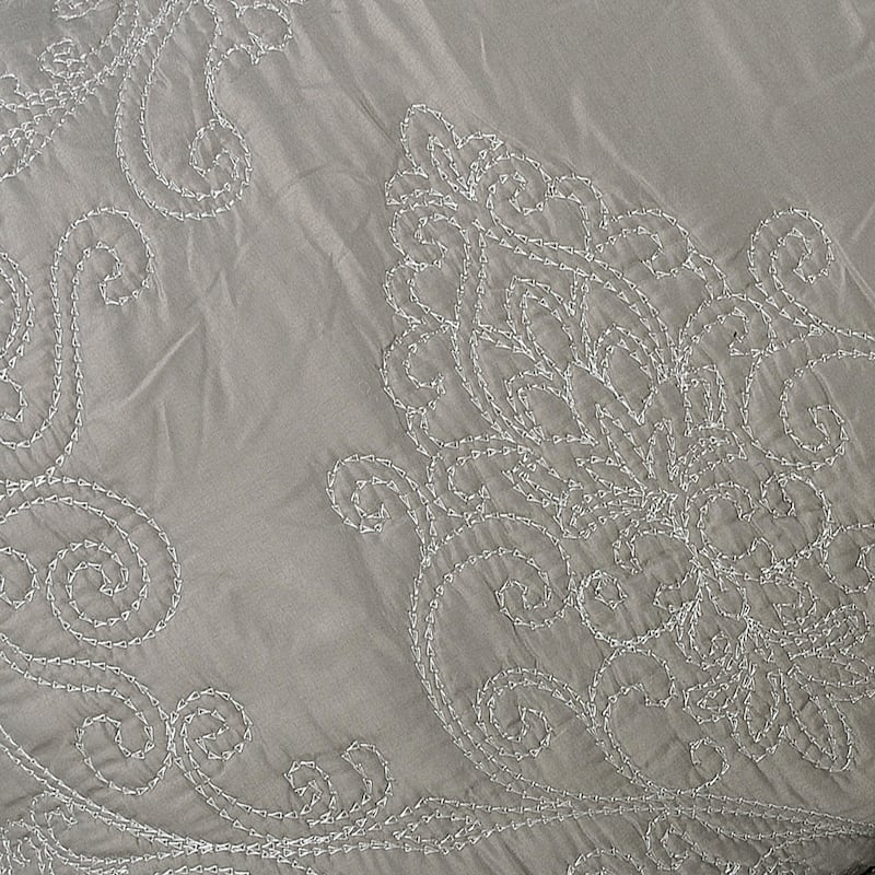 Serenta Damask Oversized 4-piece Bedspread Set