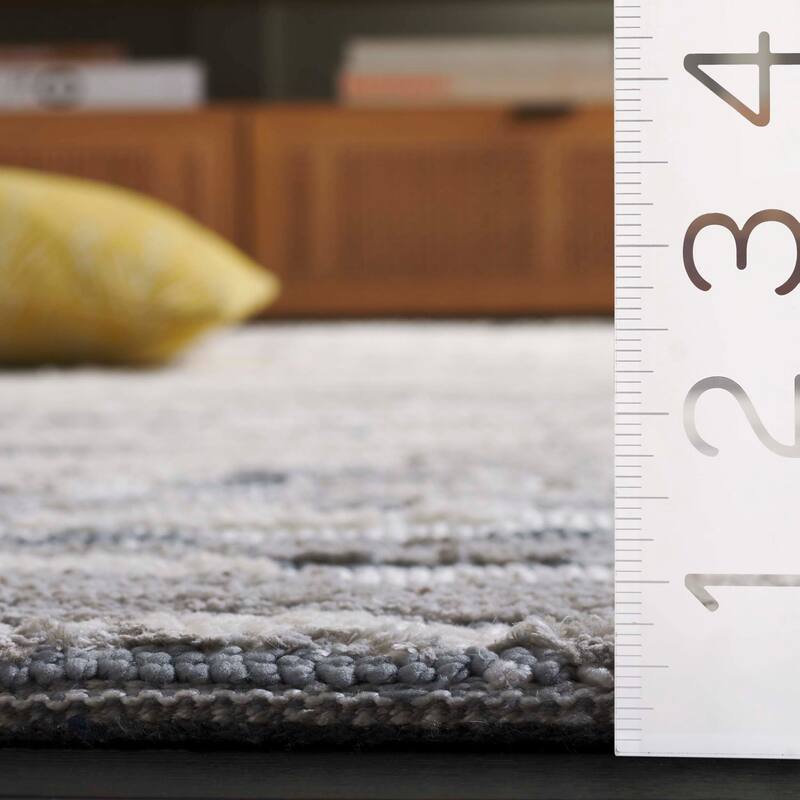 SAFAVIEH Audrey Essi Modern & Contemporary Rug