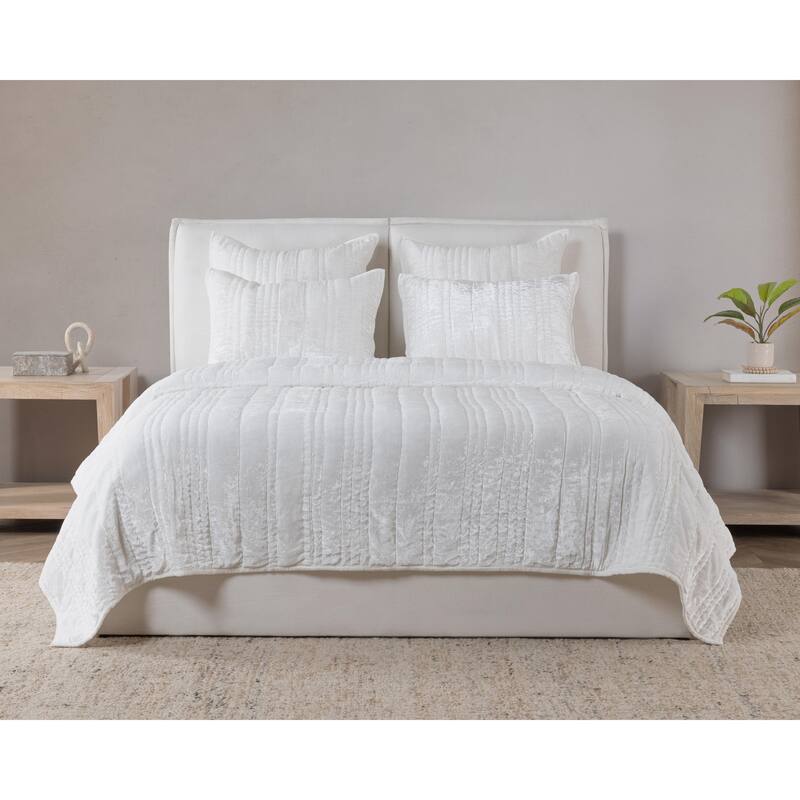 Villa by Classic Home Seville Velvet Quilt