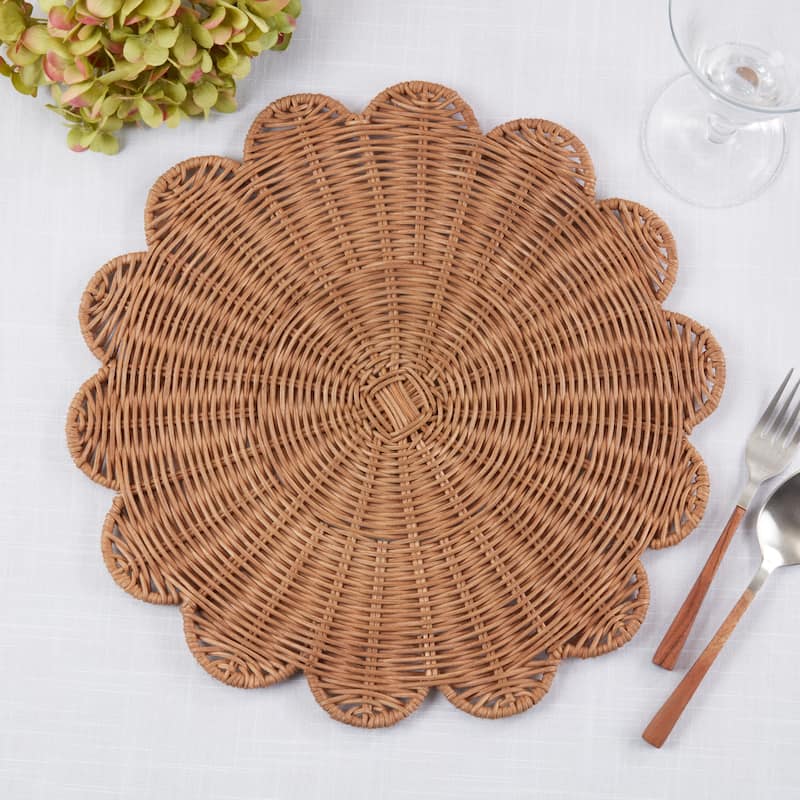 Rattan Placemats (Set of 4) - Handwoven Scalloped Design for Dining & Entertaining, 15"
