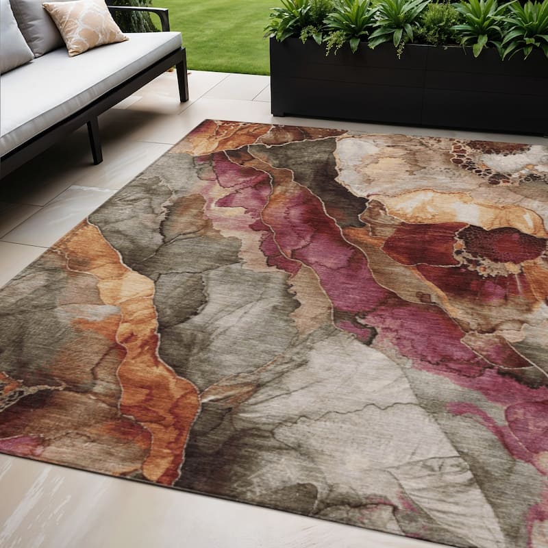 HomeRoots Floral Transitional Rectangle Outdoor Rug - 5' X 8'