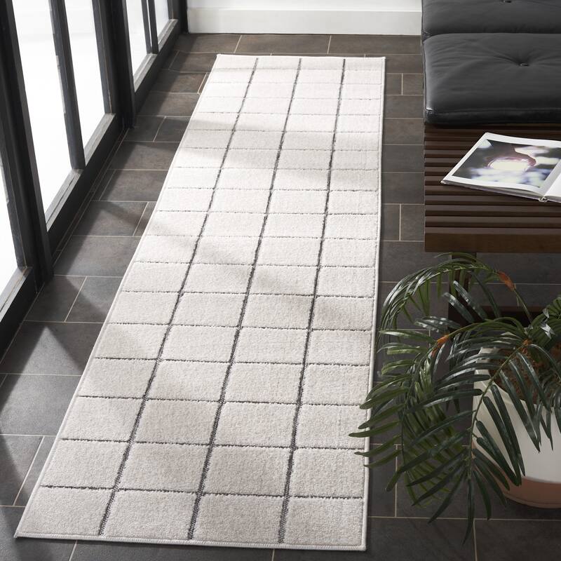 SAFAVIEH Stella Tonje Modern & Contemporary Rug