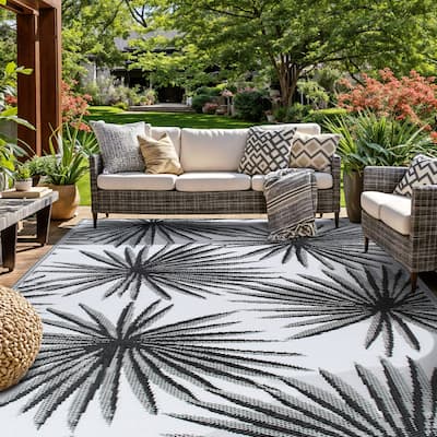 World Rug Gallery Floral Tropical Reversible Recycled Plastic Outdoor Rugs