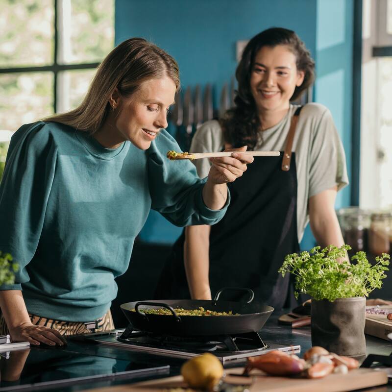 Skottsberg 15 in. Carbon Steel Paella Pan
