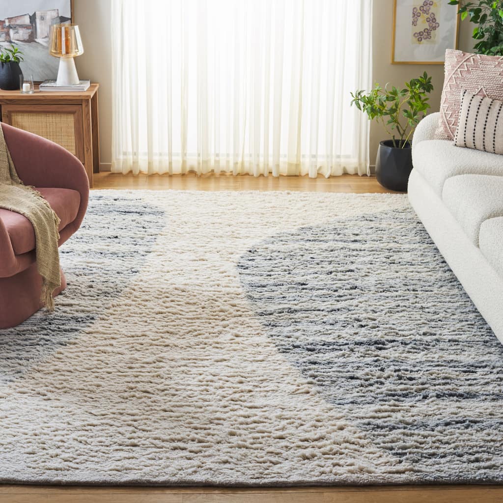 SAFAVIEH Handmade Vermont Nejra Wool Rug