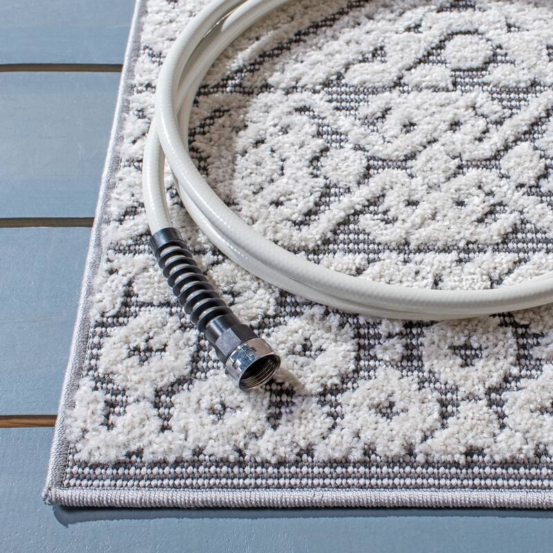 SAFAVIEH Cabana Ioana Indoor/ Outdoor Waterproof Patio Rug