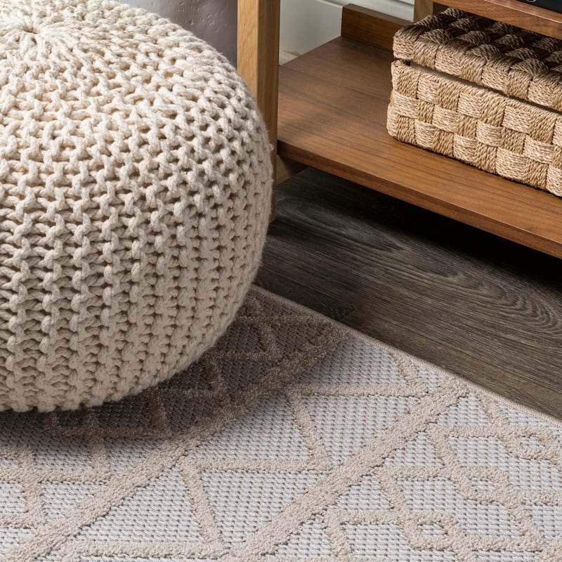 JONATHAN Y Ararat High-Low Pile Knotted Trellis Geometric Indoor/Outdoor Area Rug