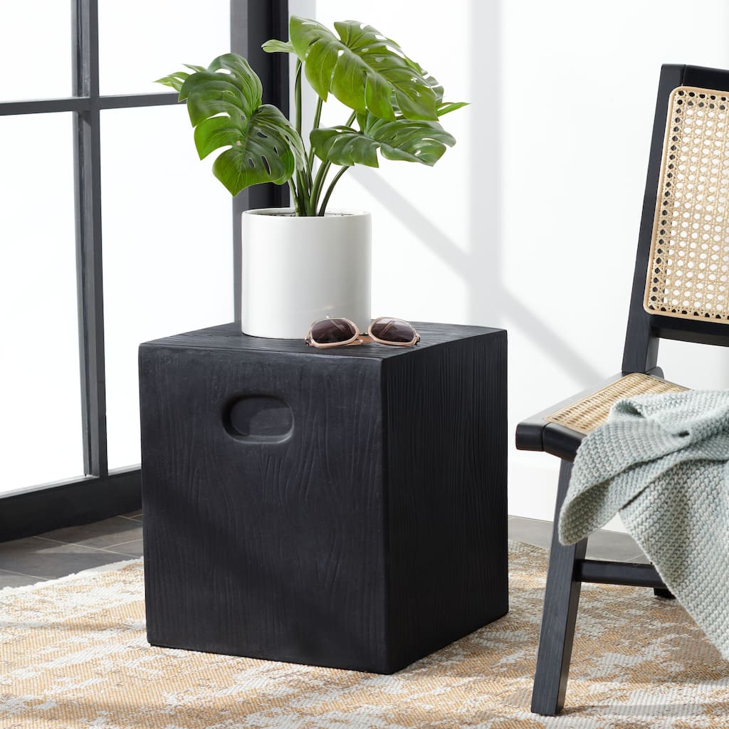 SAFAVIEH Mahin Cube Indoor/ Outdoor Modern Black Concrete Accent Table - 14.9" W x 14.9" L x 16.5" H - 15Wx15Dx17H