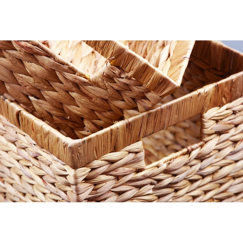 https://ak1.ostkcdn.com/images/products/is/images/direct/28dbbf977478f6a7b926faedbc3162e8d50860cc/Water-Hyacinth-Rattan-Nesting-Storage-Baskets-2-Pack.jpg