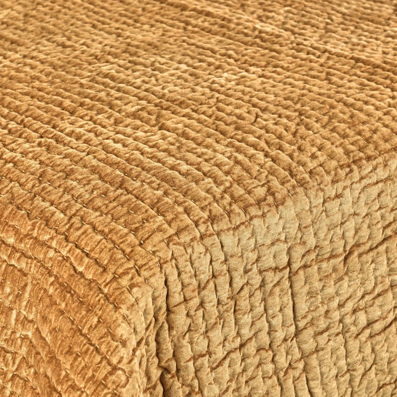 Villa by Classic Home Dimitry 3-Piece Velvet Quilt Set