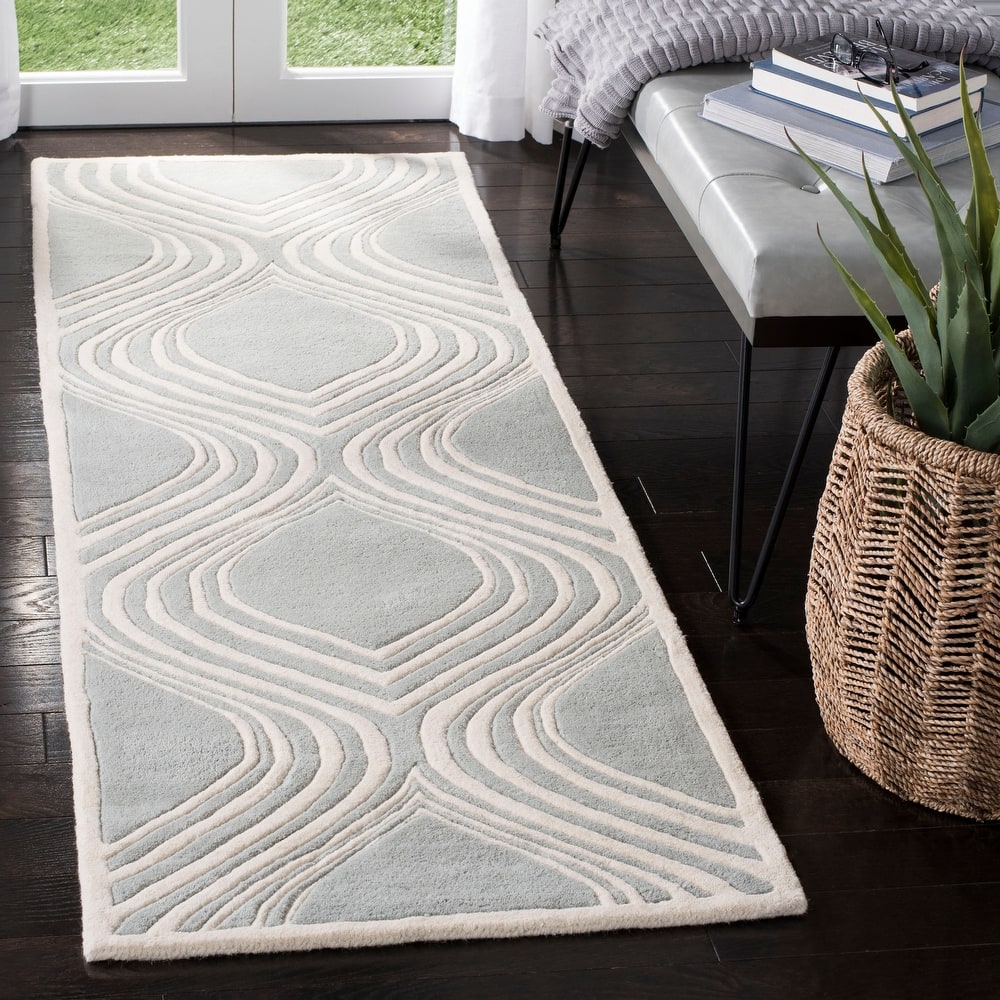 SAFAVIEH Handmade Chatham Armance Modern Wool Rug