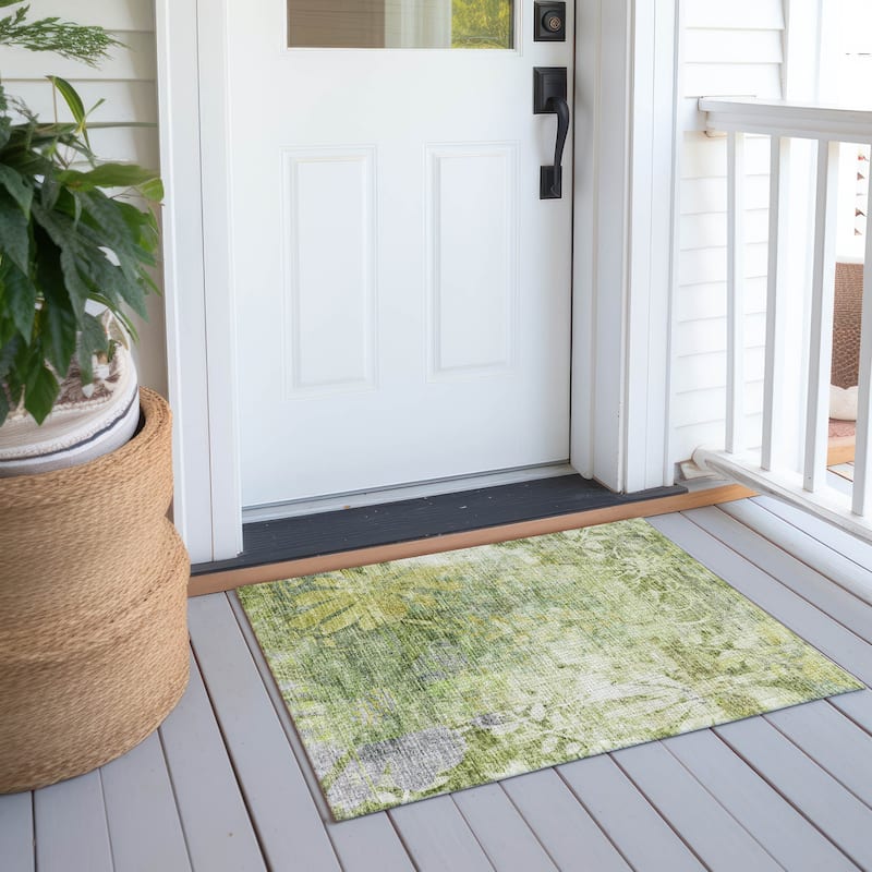Machine Washable Indoor/ Outdoor Modern Floral Chantille Rug - Aloe - 1'8" x 2'6"
