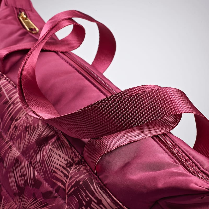 Fit & Fresh Maya Athleisure Lunch Bag Kit Berry Palm Camo