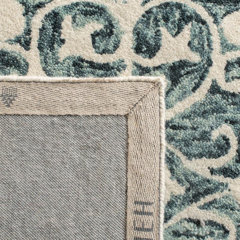 SAFAVIEH Handmade Chatham Dajana Modern Wool Rug