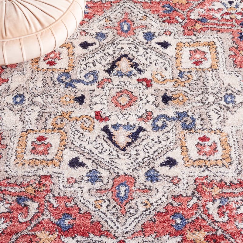 SAFAVIEH Luna Jerrie Oriental Medallion Rug