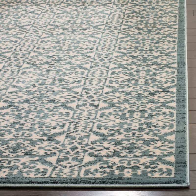 SAFAVIEH Serenity Annegriet Traditional Oriental Rug