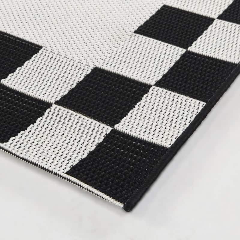 Tabor Checkered Border Indoor/Outdoor Area Rug