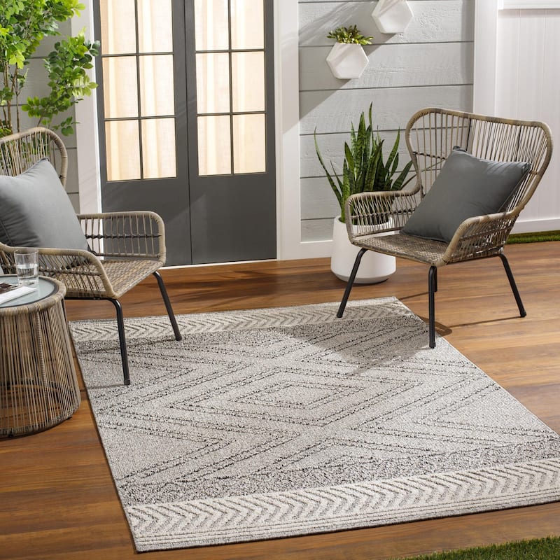 Livabliss Sarasota Scandinavian Diamond Indoor / OutdoorArea Rug