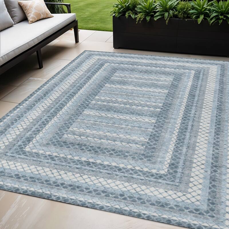 HomeRoots Geometric Transitional Rectangle Outdoor Rug - 5' X 8'
