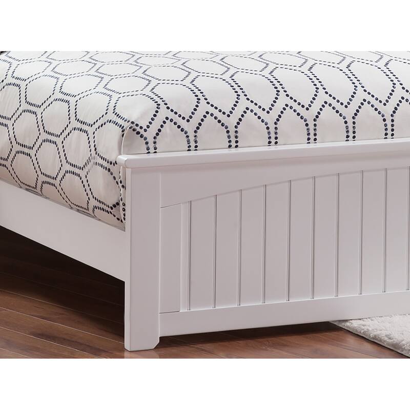 Nantucket Queen Platform Bed with Matching Footboard in White