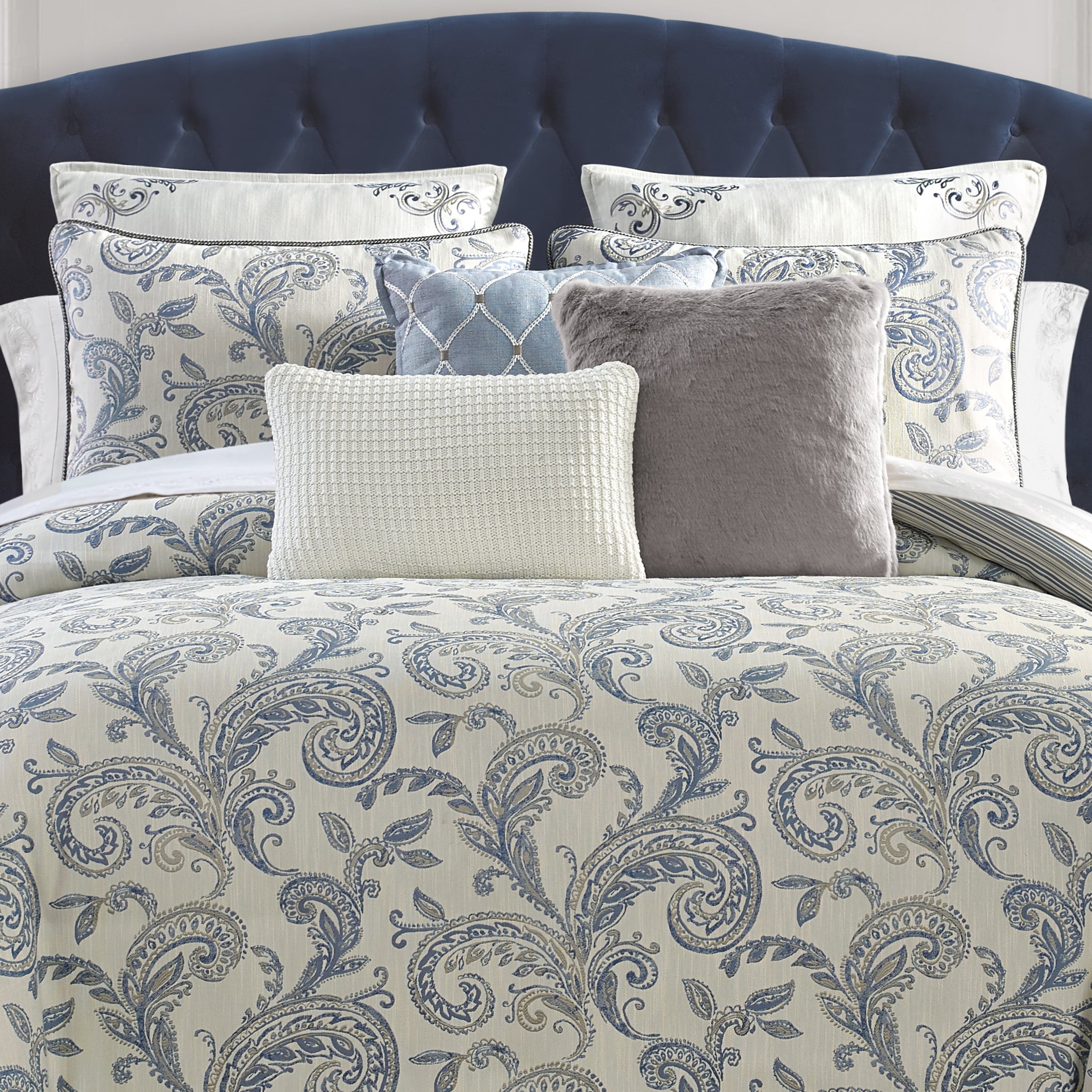 Bed and bath throw pillows outlet