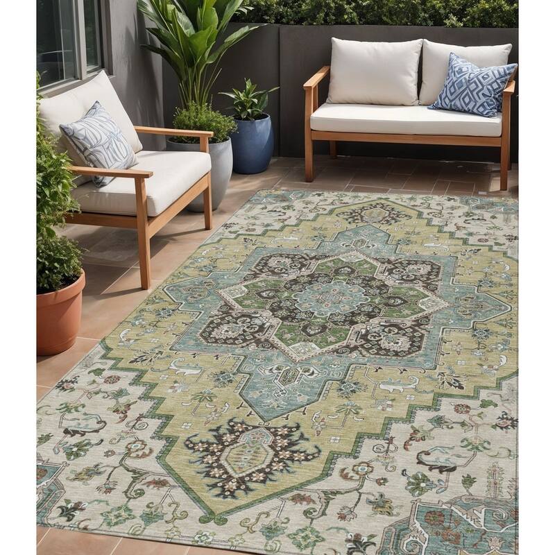 HomeRoots Oriental Traditional Rectangle Outdoor Rug - 5' X 8'
