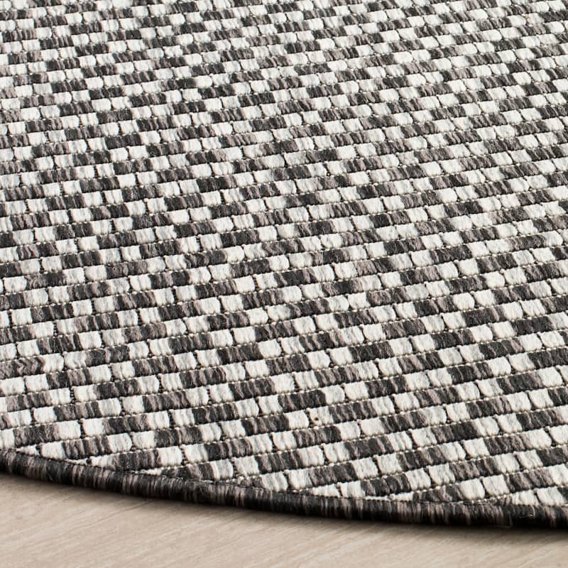SAFAVIEH Courtyard Judi Indoor/ Outdoor Patio Backyard Rug