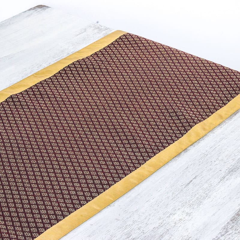Handmade Yok Dok Elegance table runner (Thailand)