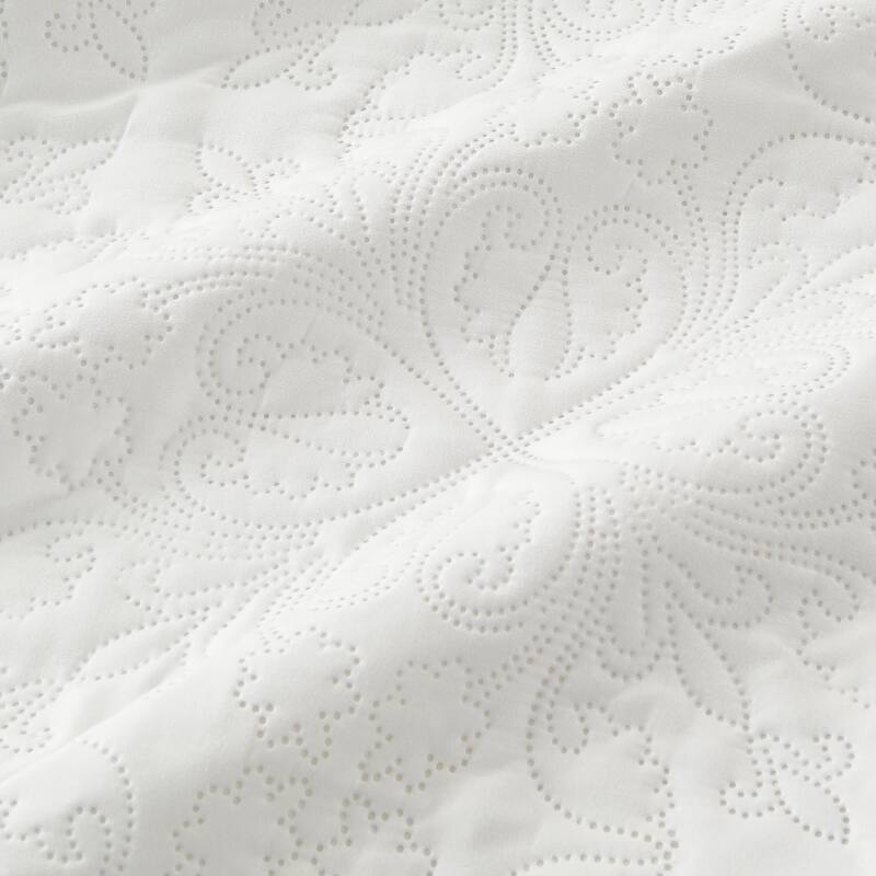 Premium Intricate Pinsonic Microfiber Quilt Set With Shams