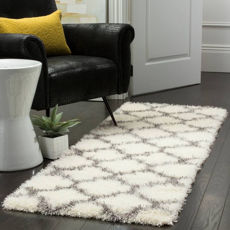 SAFAVIEH Montreal Shag Rosalyn 2-inch Thick Rug - 2'3" x 7' Runner - Ivory/Grey