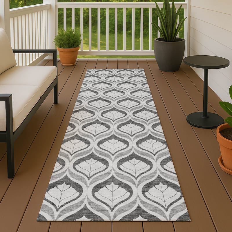 Machine Washable Indoor/ Outdoor Modern Trellis Chantille Rug - Charcoal - 2'3" x 7'6"