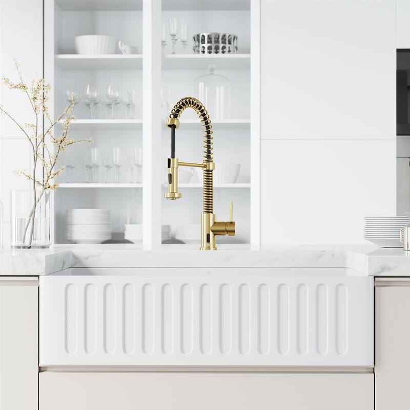 VIGO Edison 19" H Single Handle Pull-Down Sprayer Kitchen Faucet Set with Touchless Sensor