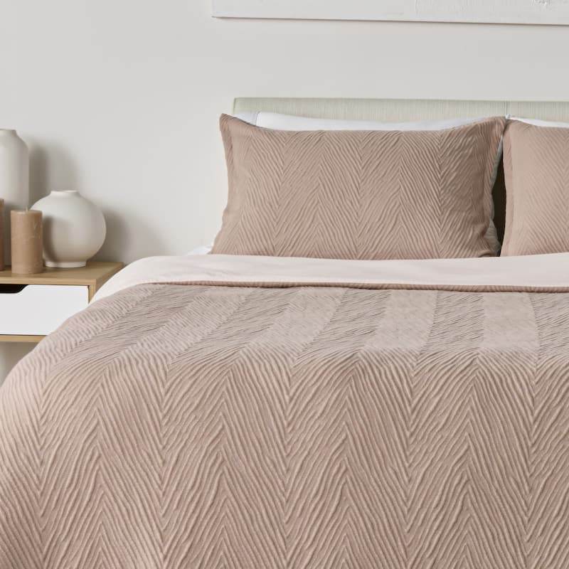 BEDGEAR Performance Duvet Cover and Sham Set - Moisture-Wicking Breathable Cooling Bedding - Arrowhead/Blush - Queen