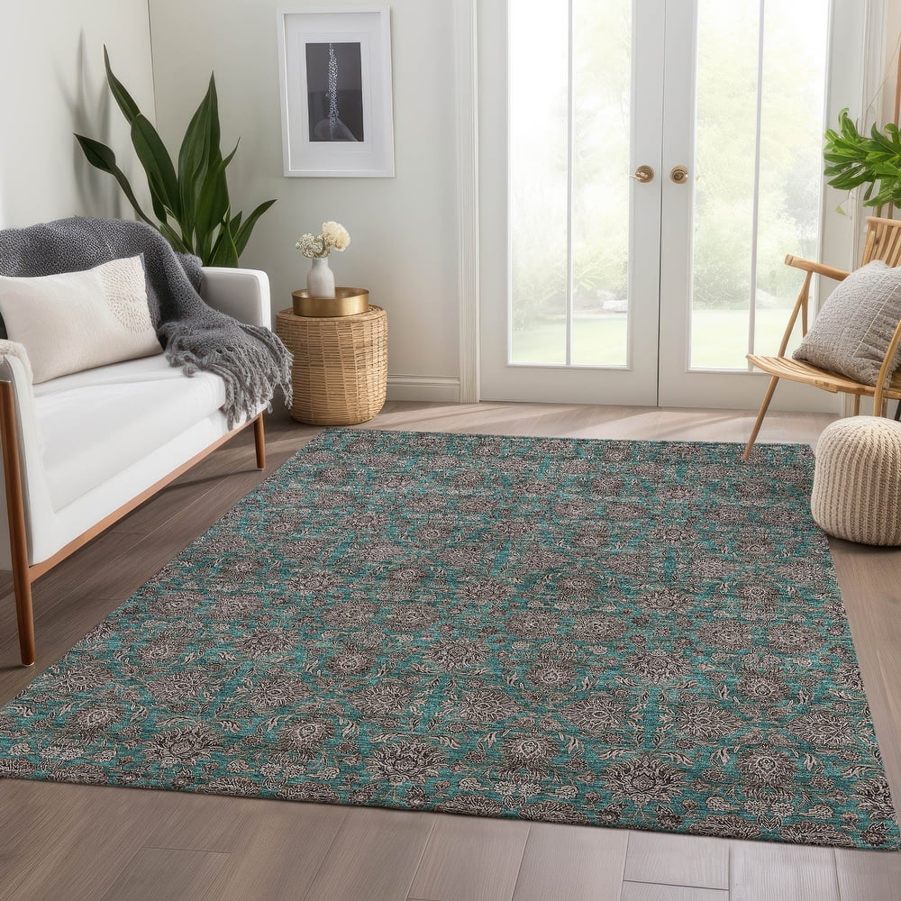 Machine Washable Indoor/ Outdoor Chantille Traditional Floral Rug
