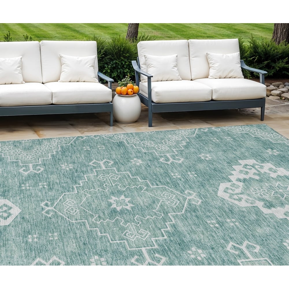 HomeRoots Medallion Traditional Rectangle Outdoor Rug