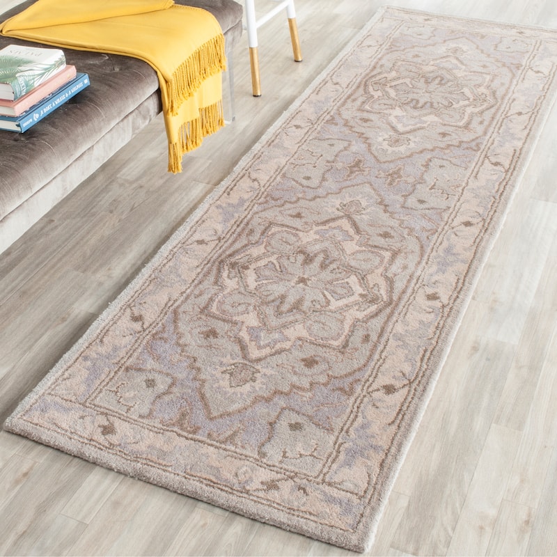 SAFAVIEH Handmade Heritage Floating Dahlia Traditional Oriental Wool Rug