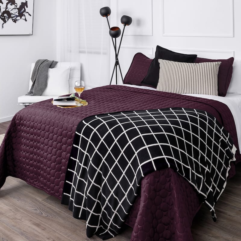 Vilano Ultra-Soft Lightweight 3-piece Quilt and Sham Set