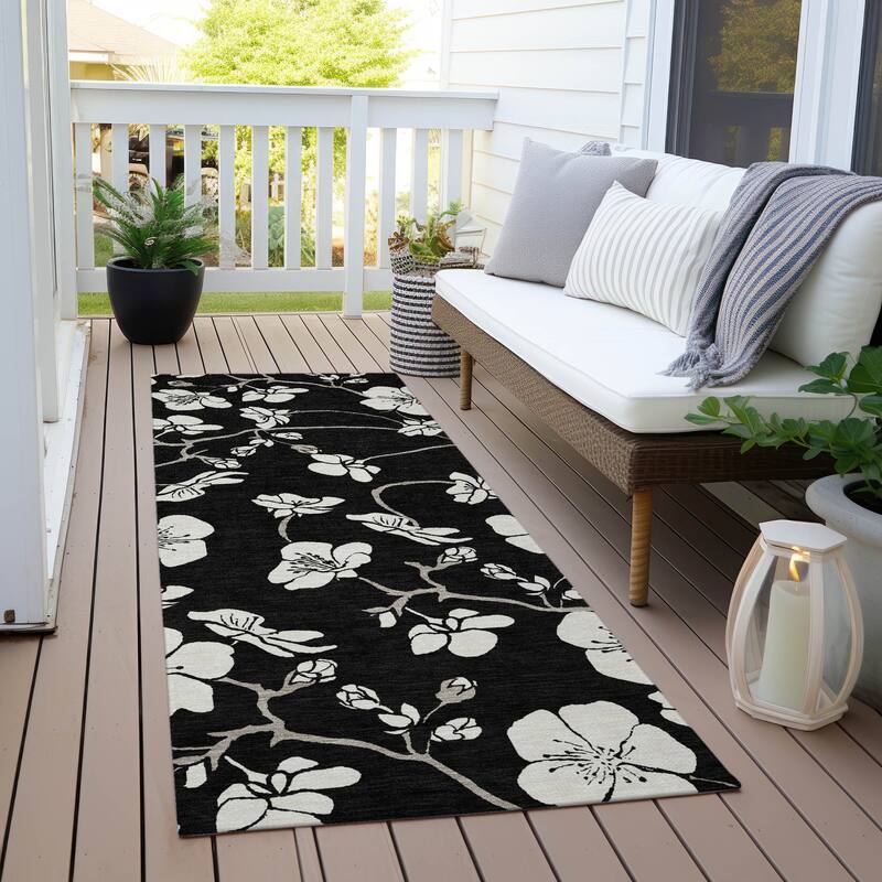 Machine Washable Indoor/ Outdoor Calm Floral Chantille Rug