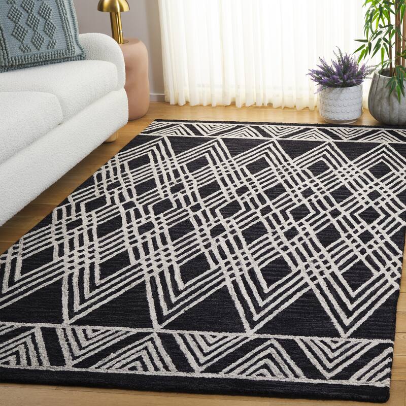SAFAVIEH, Handmade Micro-Loop Santoshi Moroccan Wool Rug - 5'x8' - Charcoal/Ivory