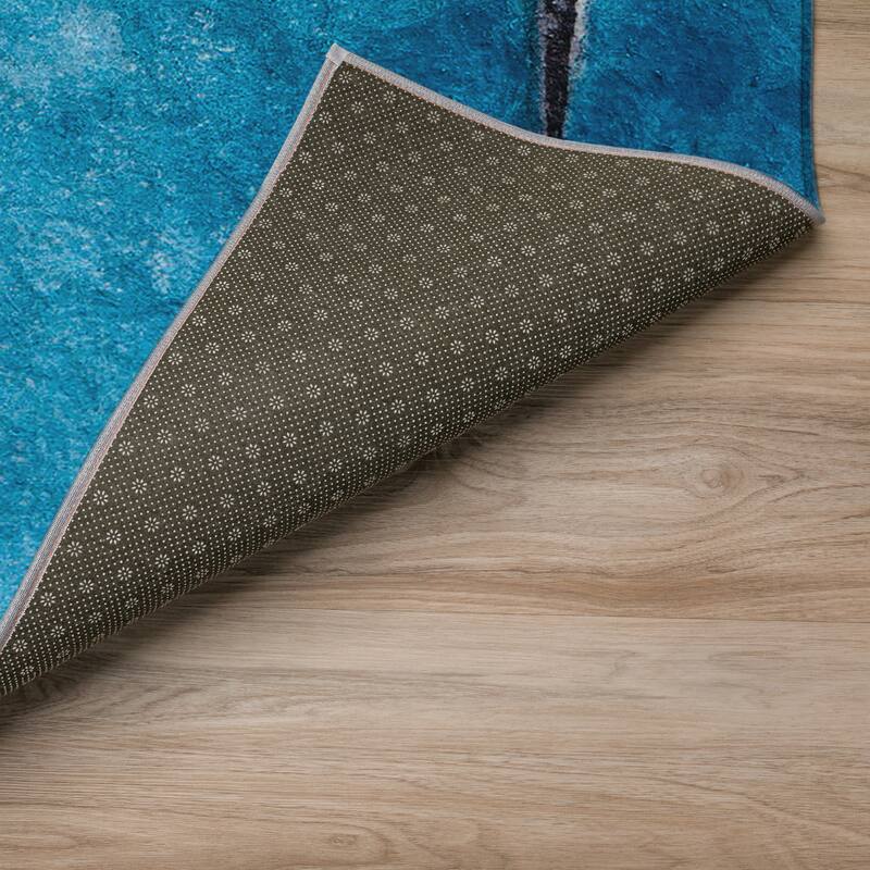 Indoor/ Outdoor Cozy Winter Blue Washable Beach Presents Rug