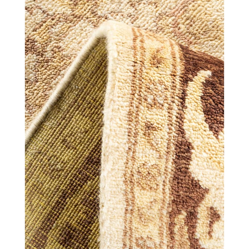 Overton Handknotted Wool Contemporary Floral Ivory Area Rug - 4' x 6'