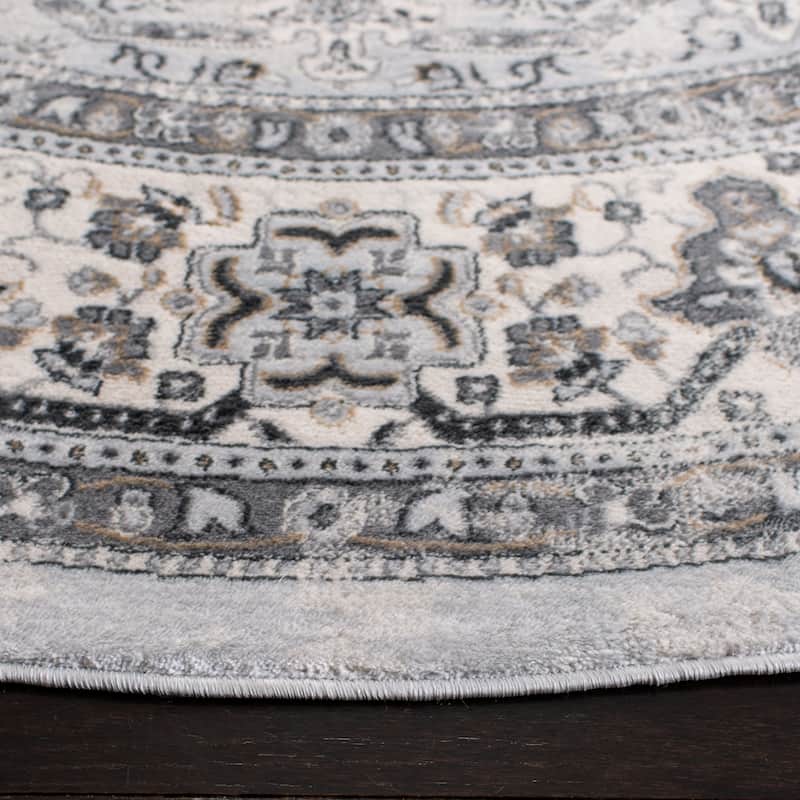 SAFAVIEH Isabella Minola Traditional Oriental Rug