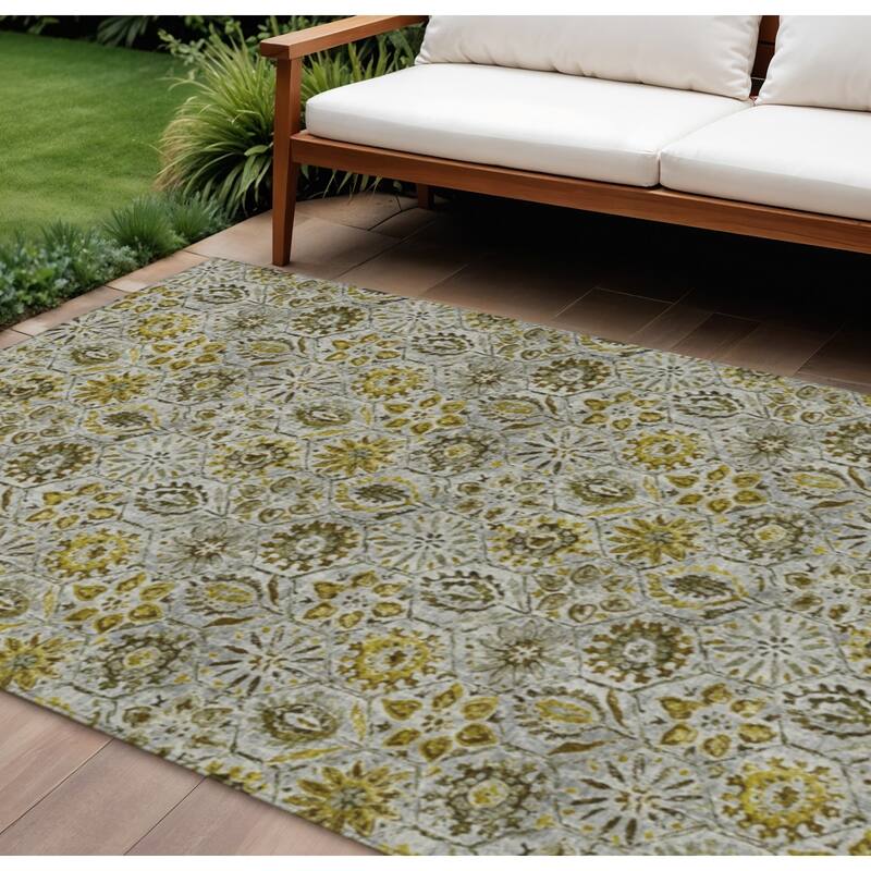HomeRoots Floral Transitional Rectangle Outdoor Rug - 9' X 12'