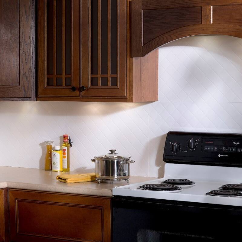 Fasade Quilted Decorative Vinyl 18in x 24in Backsplash Panel in Matte White
