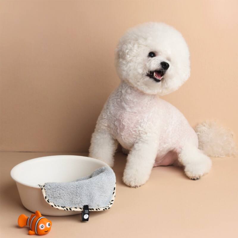 PET’S FAVORITE TOWEL, Premium High Quality Microfiber Pet Towel, Ultra-Absorbent, Quick Drying Towel, White, Made in Korea