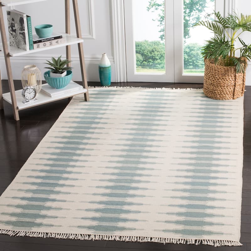 SAFAVIEH Handmade Kilim Flatweave Reut Casual Tribal Wool Rug with Fringe - 3' x 5' - Ivory/Blue - Rectangle